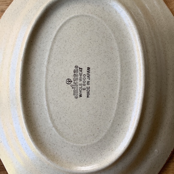 Set of Four Vintage Plates - Picture 10 of 15